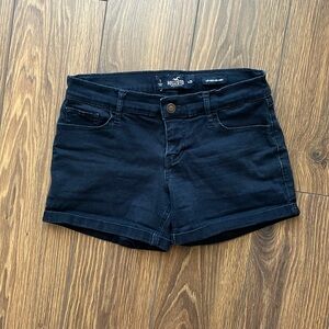 Hollister Low-Rose Midi Shorts - Black